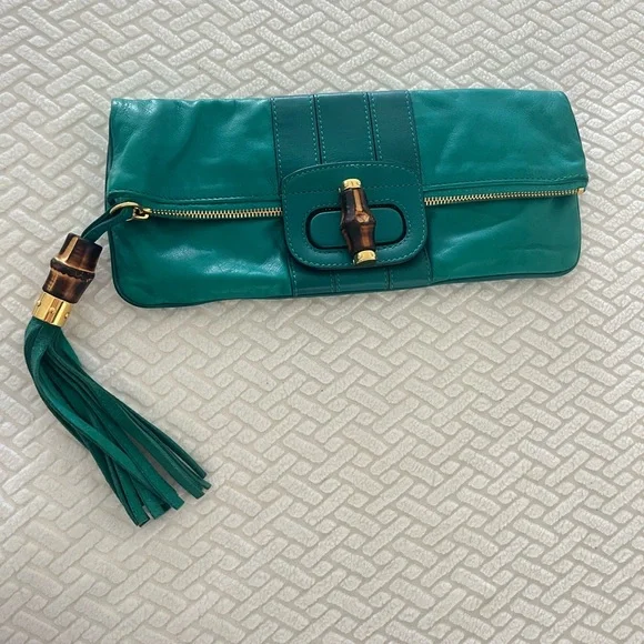 Gucci Green Leather Bamboo Detail Tassel Lucy Fold Over Clutch - Picture 3 of 8